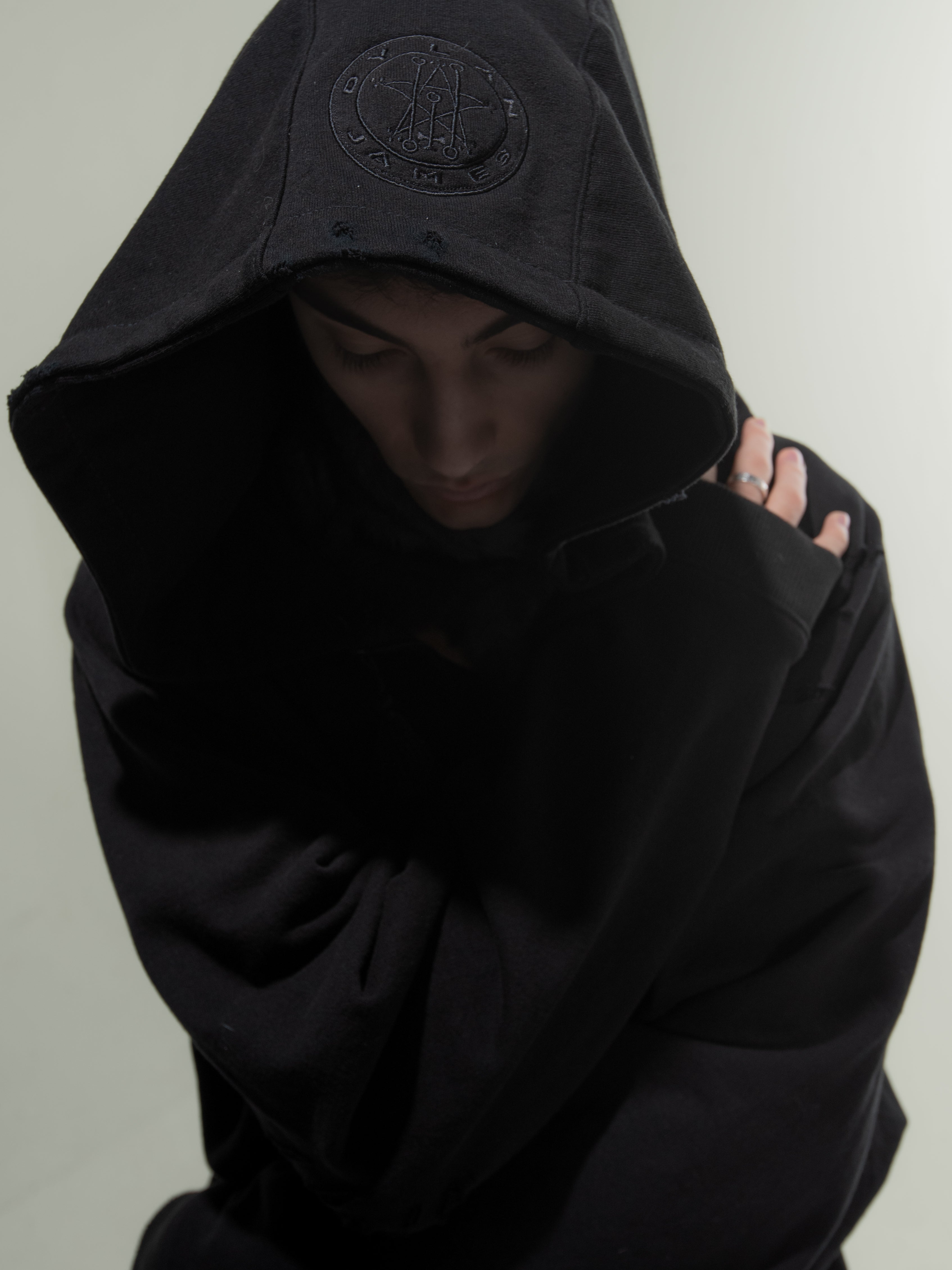 SIGIL ZIP-UP HOODIE