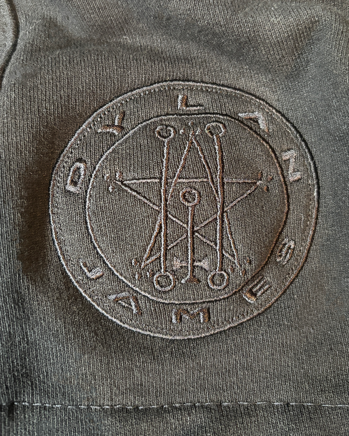 SIGIL ZIP-UP HOODIE